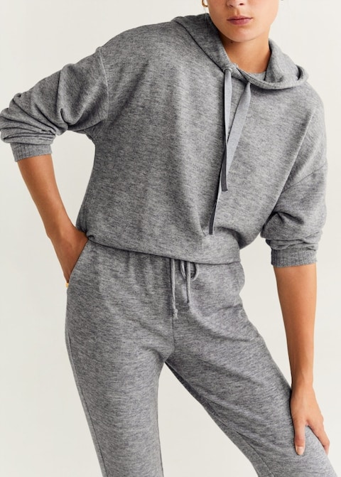 Hoodie Outfits Stylish Ways to Wear Your Hoodies  Pullovers  College  Fashion