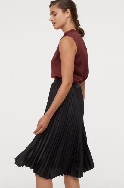 H&M pleated skirt in black