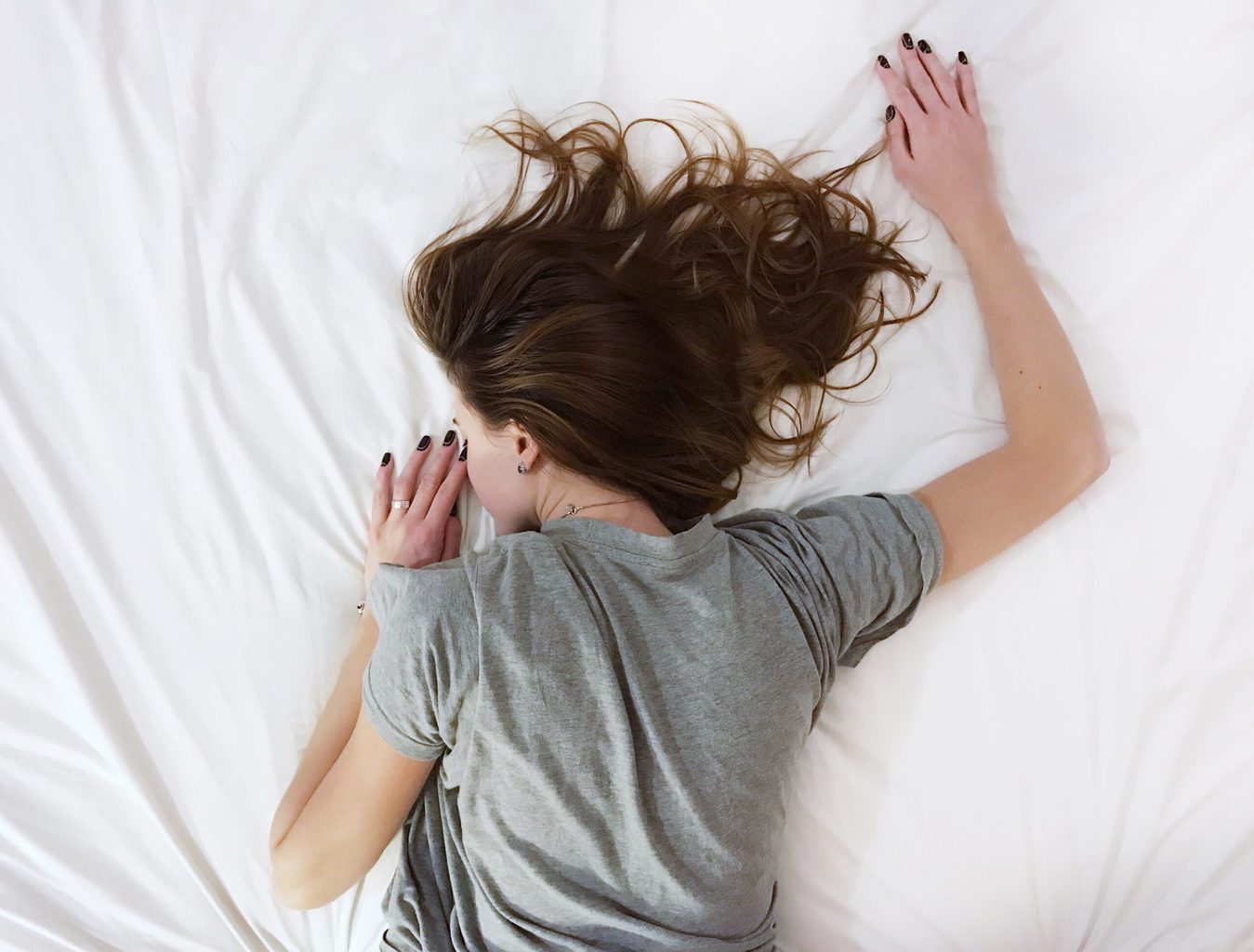 Woman sleeping on the bed, sleeping tips