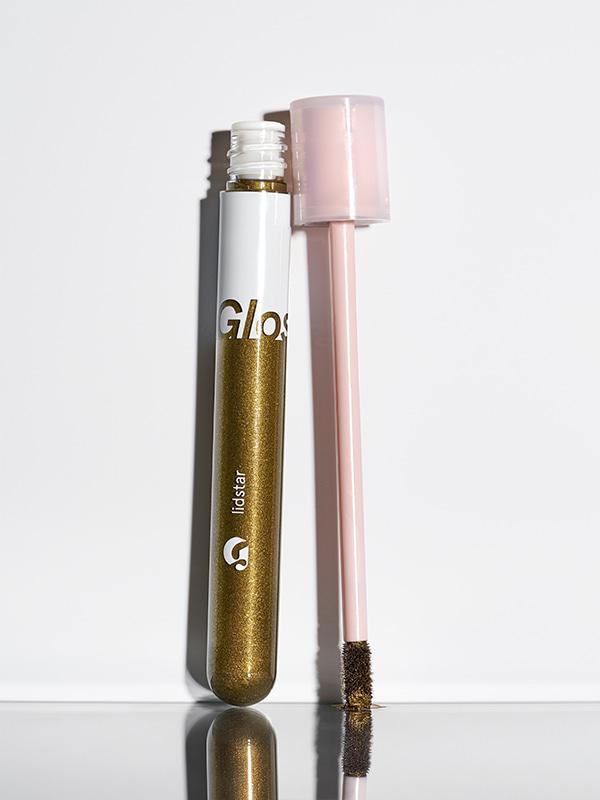 Single eyeshadow shade Glossier Lidstar in "Herb"