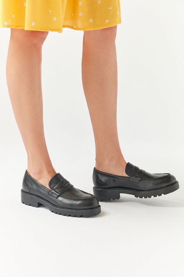 black loafers outfit