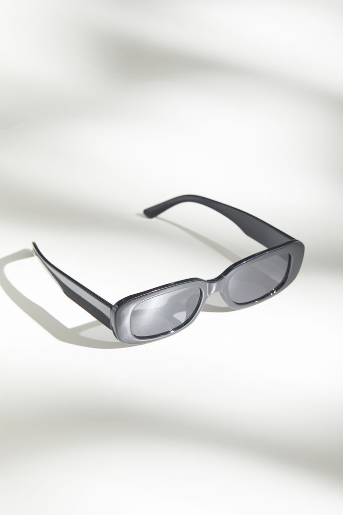 Modern basics for 2020 - Wide sunglasses