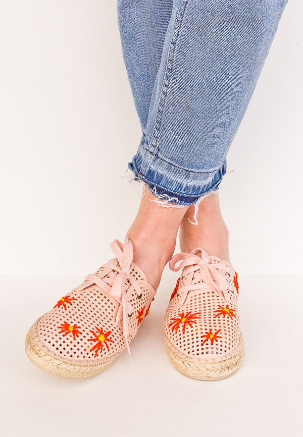 What to do with old shoes: pink perforated espadrille sneakers with yellow and red embroidered flowers