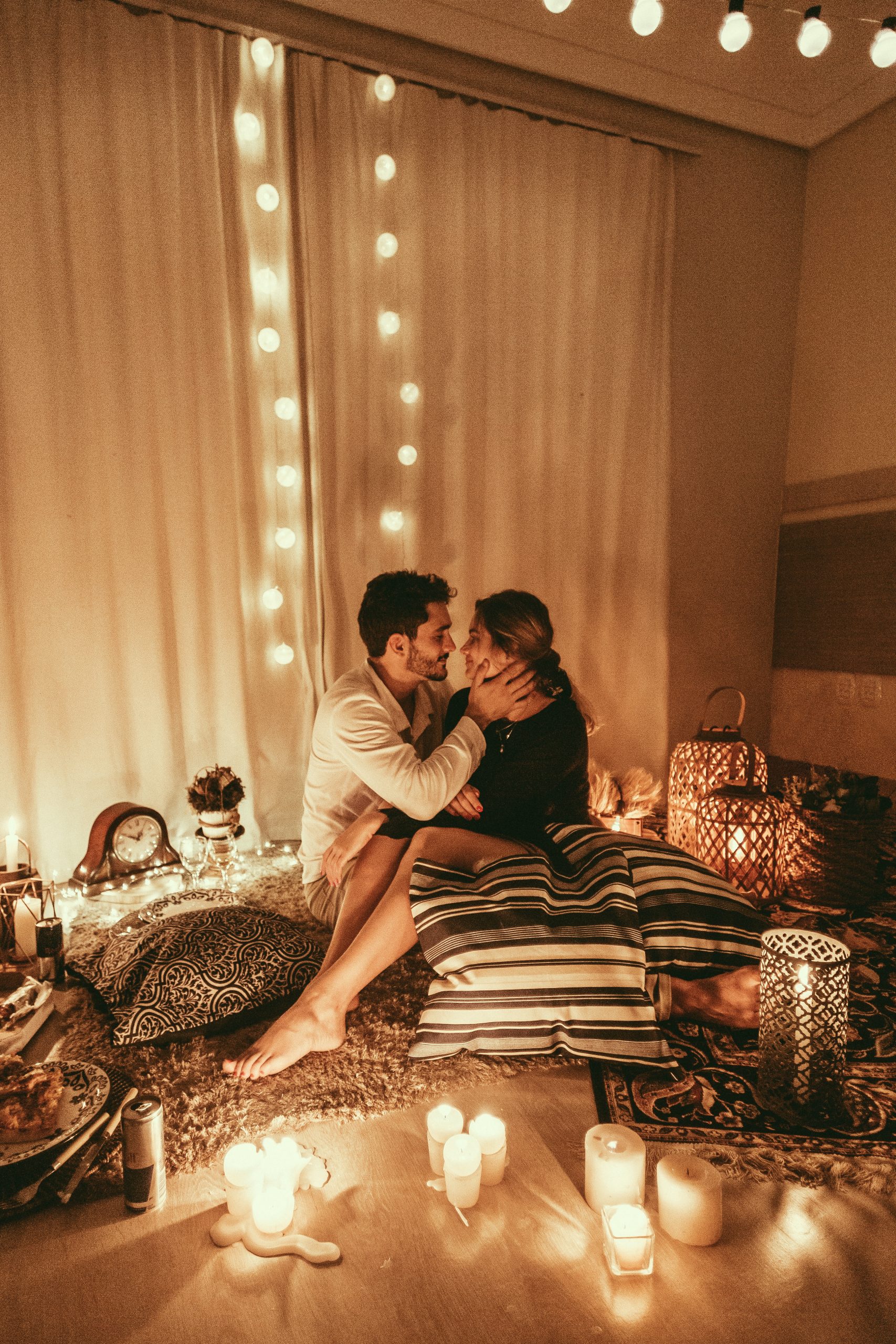 at home date ideas
couple in romantic fort
source: jonathansborba from Pexels