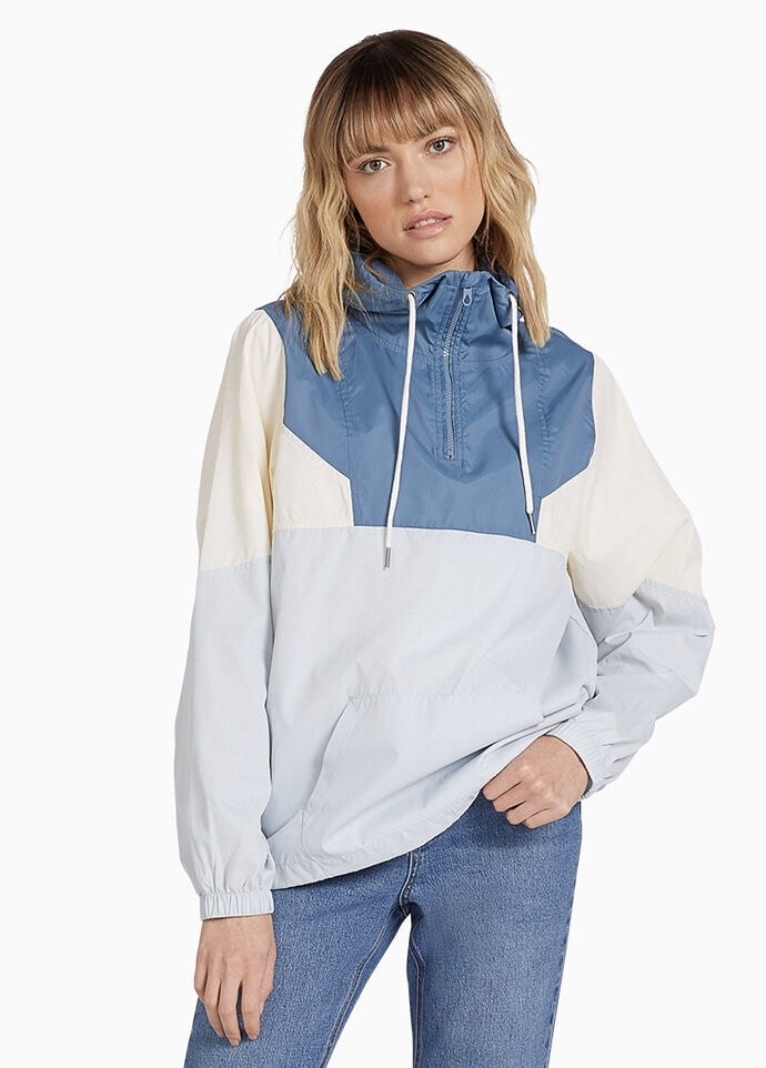 Fall jackets 2020: Product photo of a PacSun windbreaker