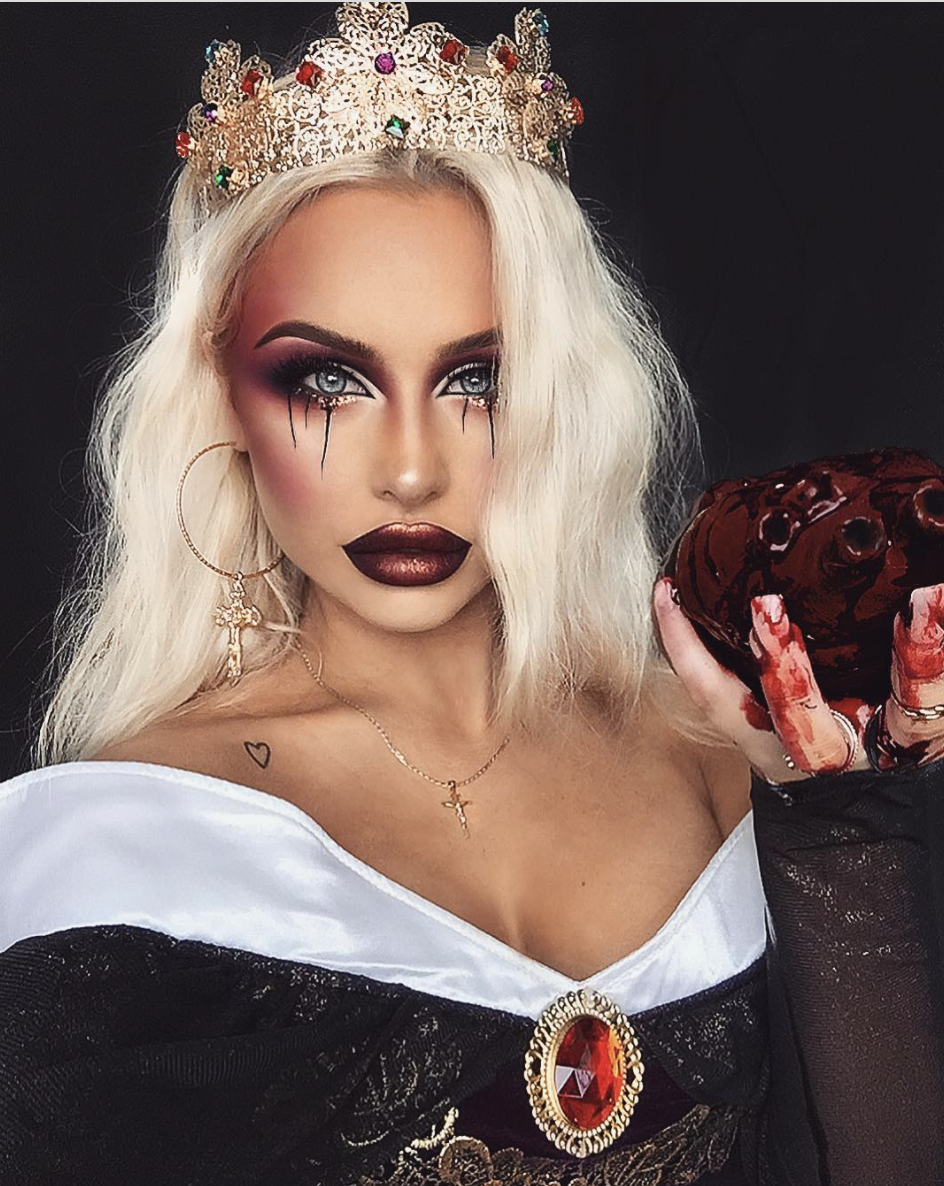 26 Spooky Chic Halloween Makeup Ideas We Are Obsessing Over