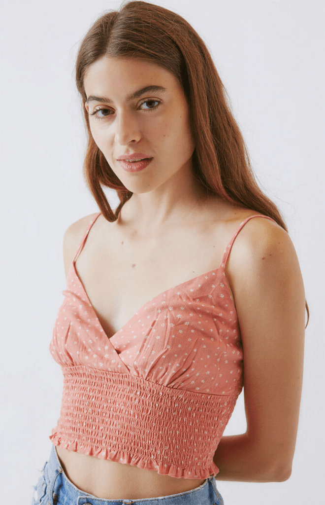 College outfit ideas - Coral crop top from Pacsun