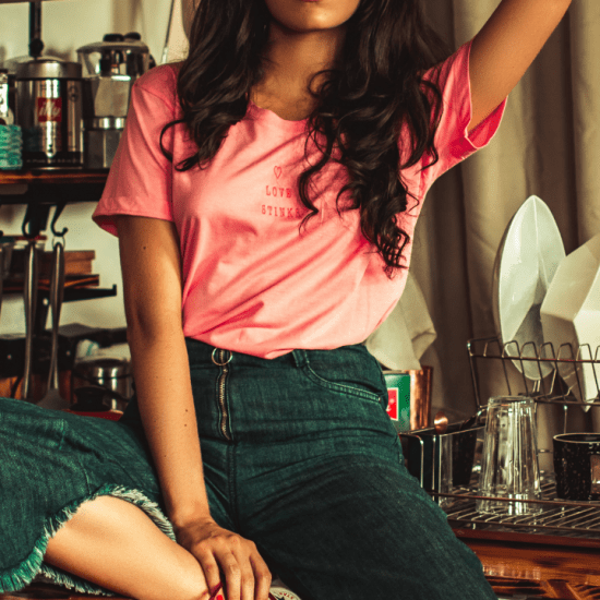 How to Style a Graphic Tee (& 5 Insanely Easy Outfit Ideas)