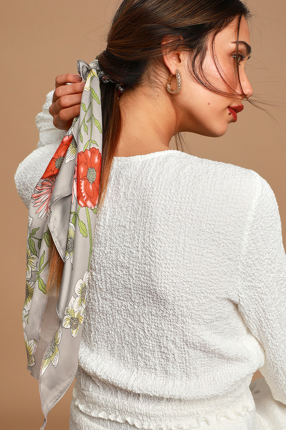 Floral ponytail holder