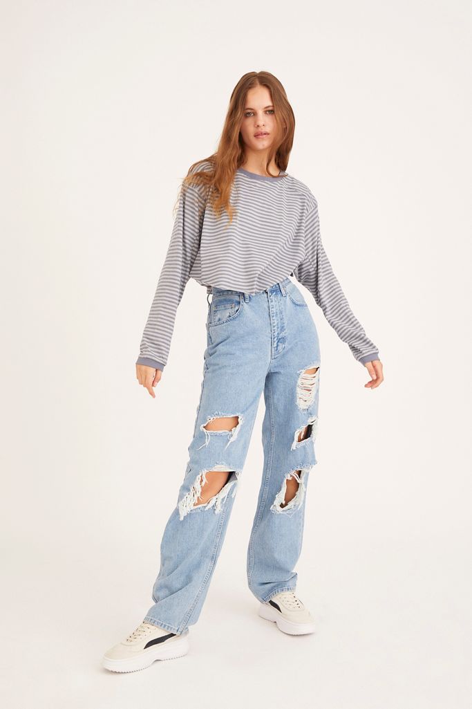 2021 trends: baggy, distressed jeans from Urban Outfitters