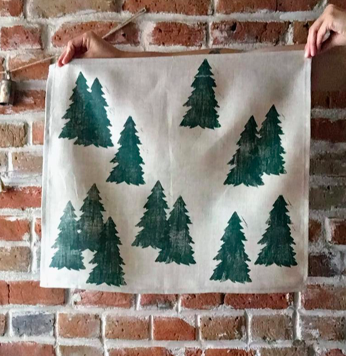 Etsy holiday decor - Forest trees napkin set