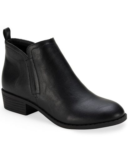 Comfortable shoes for winter: Black ankle boot from Macys.