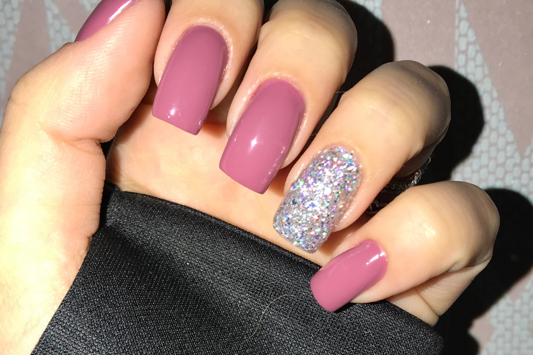 4. Glitter Accent Nails - wide 6