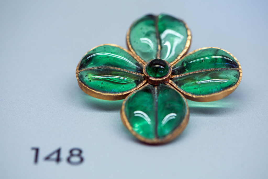 Chanel brooch in emerald