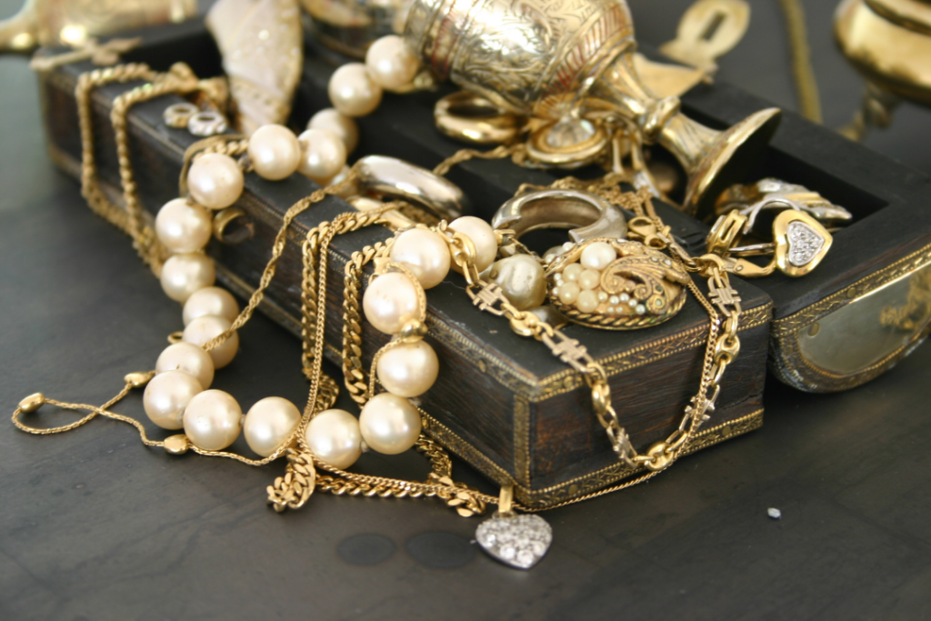 Statement jewelry