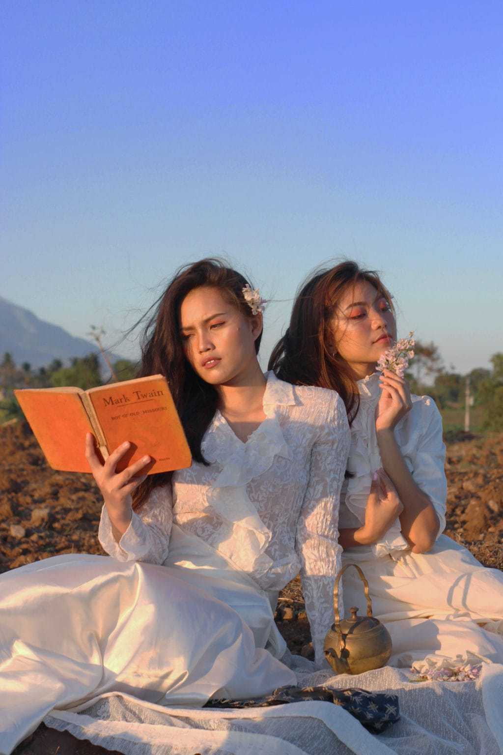 The Ultimate Guide to the Romantic Academia Aesthetic (+ Outfit Ideas