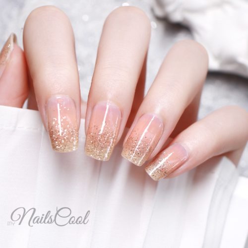 carolinefashionstyling: Beauty Post : NYE : Chunky Glitter Nails