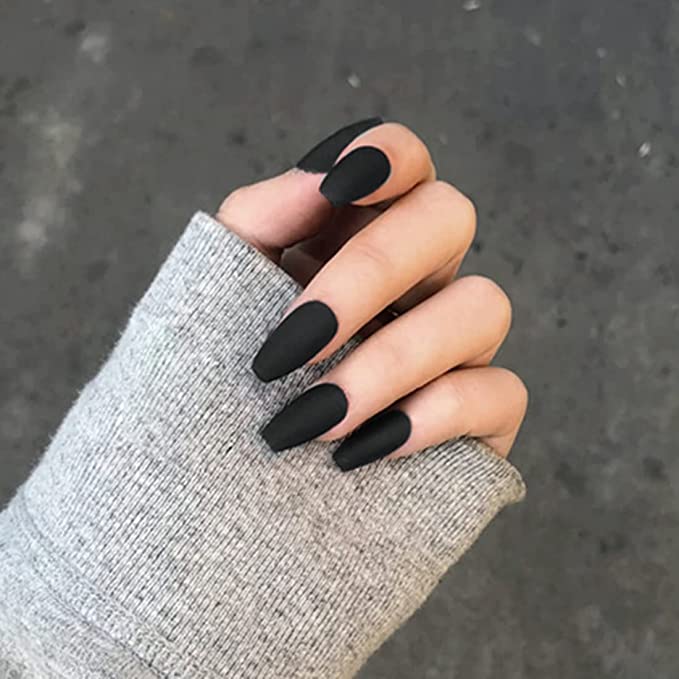Black matte press-on nails from Amazon