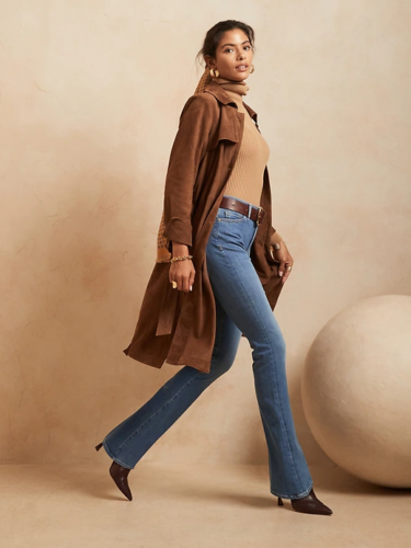 Flare jeans and long suede coat outfit