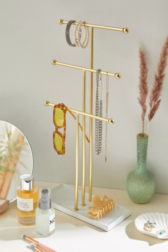 Tabletop jewelry stand
