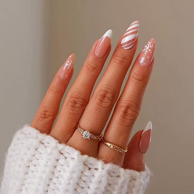 20 Christmas Nail Designs to Try This Season - College Fashion