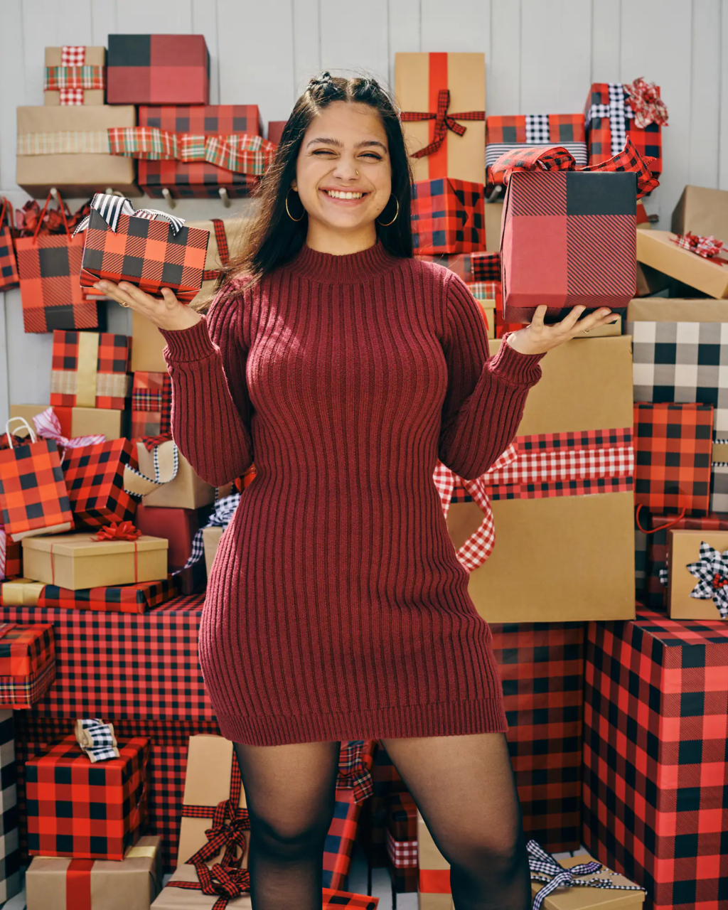 Dazzling Velvet Leggings Outfit for a Holiday Party 