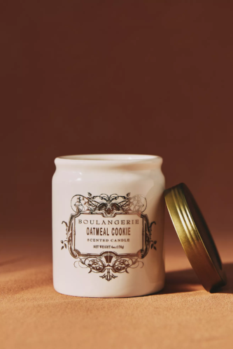 Oatmeal cookie scented candle - holiday gift ideas