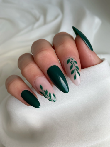 Green leaf acrylic nails