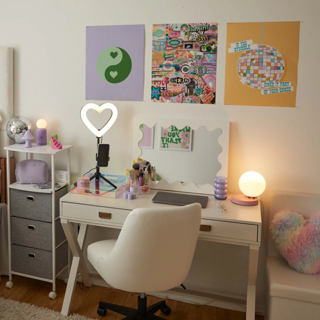 Cute dorm room desk with lighting