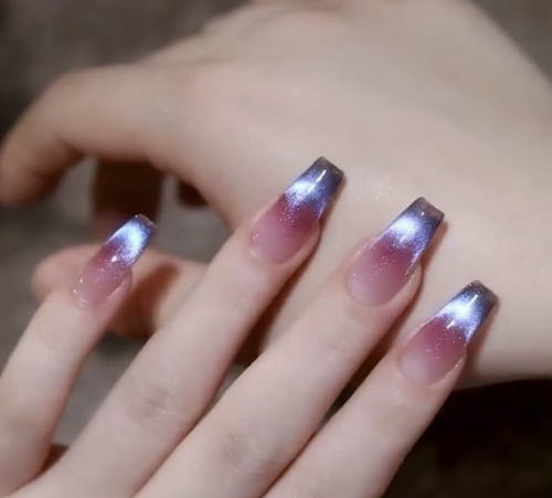 Mother-of-Pearl Nails Are Bringing Mermaidcore to Your Fingertips