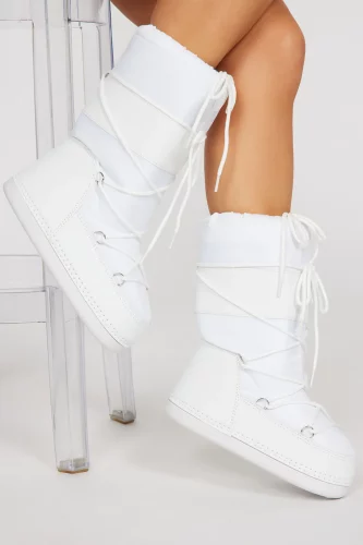 Moon boots from Fashionnova