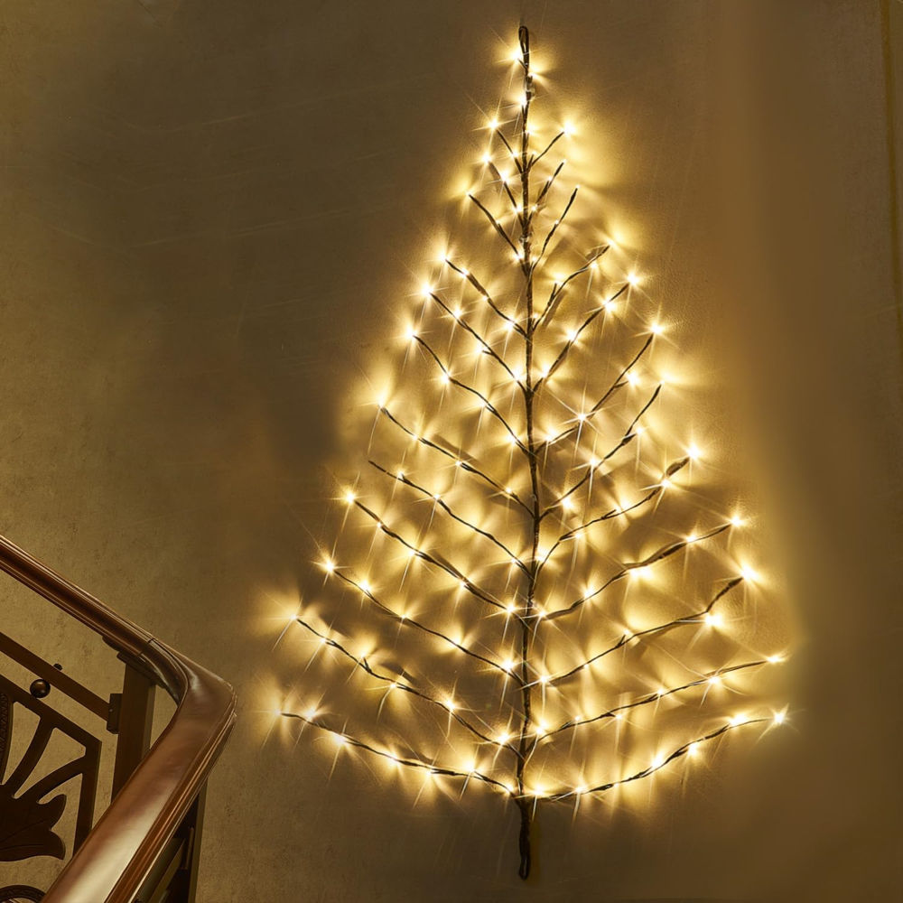 Wall-Hanging Christmas Tree