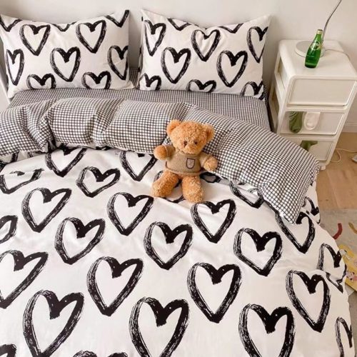 Hearts comforter set from Amazon