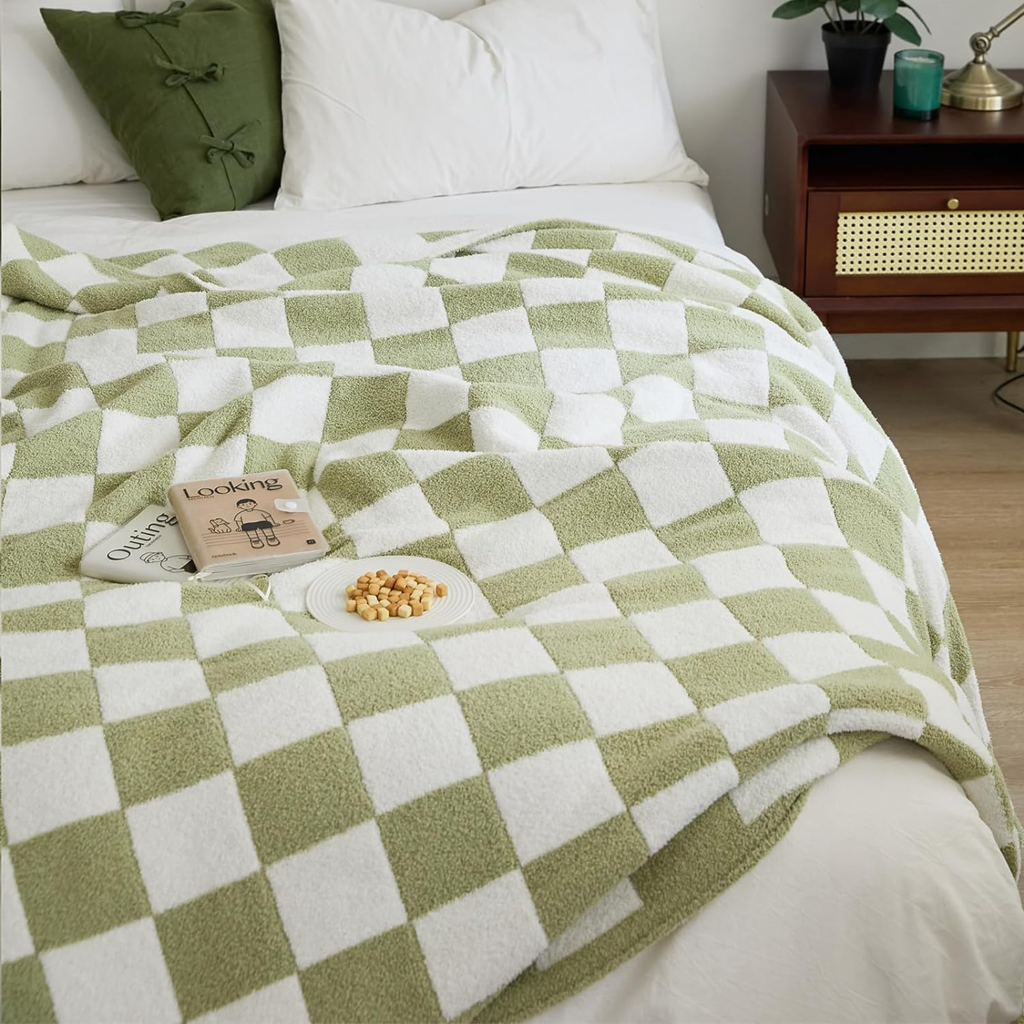 Amazon green checkerboard blanket