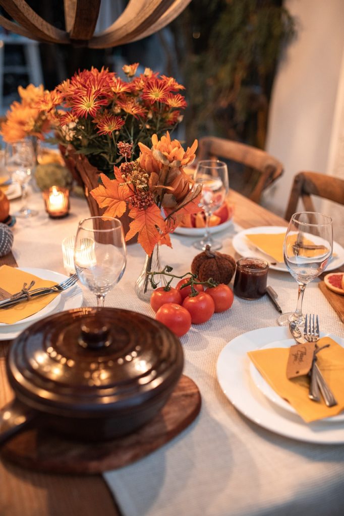 Table designed for thanksgiving - how to host a friendsgiving