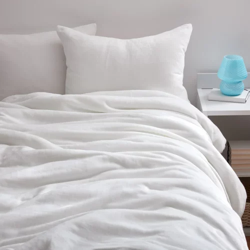 Neutral bedding from Dormify