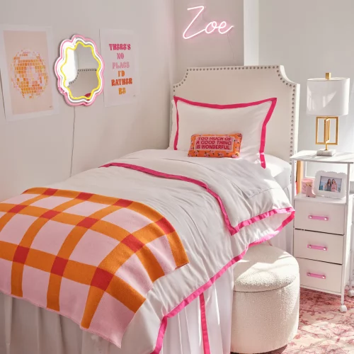 Pink border bedding set from Dormify
