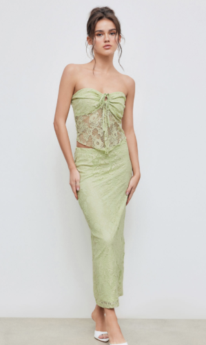 These Mermaidcore Outfits Will Give You Serious Ariel Vibes - College  Fashion
